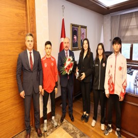 "Başarılı sporcular gelecek nesillere örnek olacak"