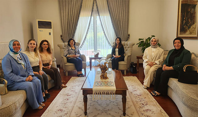 ''Kadınlarımızın eğitime ve dayanışma kültürüne sunduğu katkılar gurur kaynağı'';