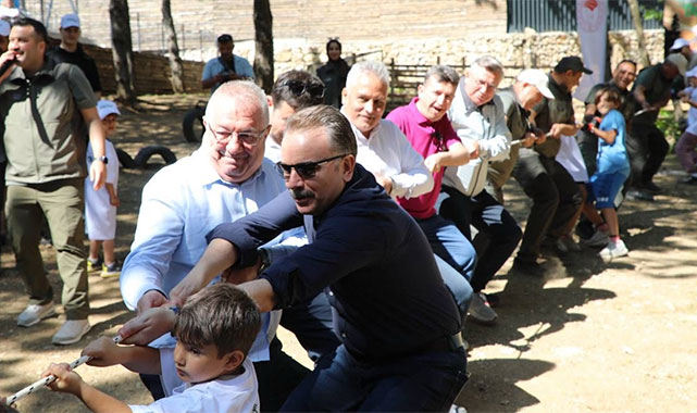 Kazdağları'ndan renkli görüntüler: Kaymakam Odabaş, çocuklar gibi eğlendi;