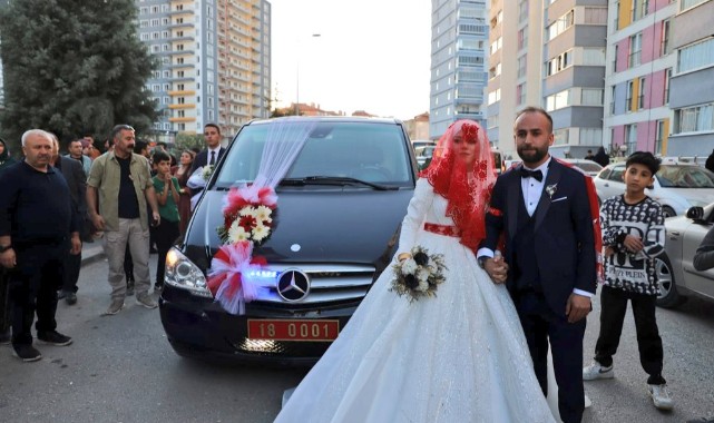 Valinin makam aracı, gelin arabası oldu