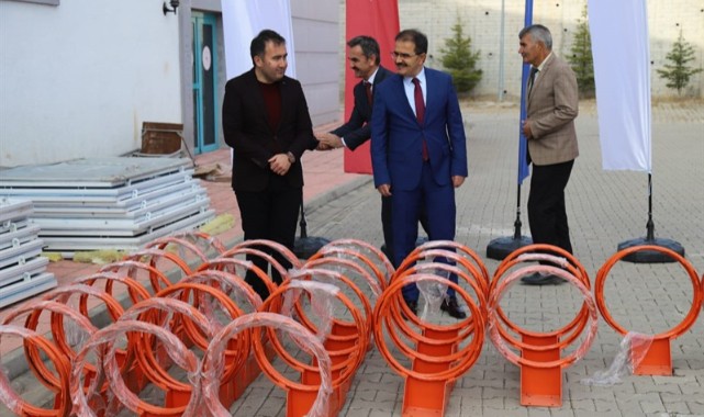 “Gençlerimizi ekrandan sahalara çekeceğiz”