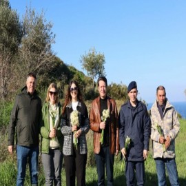 Kaymakam Kızılkaya, üreticilerle nergis hasadına katıldı