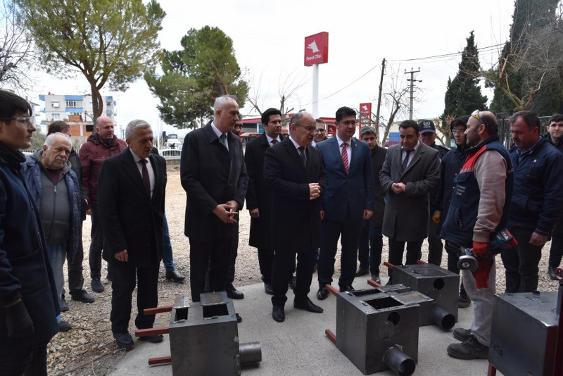 "Depremzedelere yardım için canla başla çalışıyoruz”;