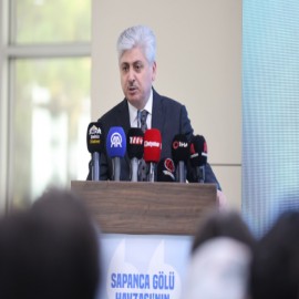 Vali, Sapanca Gölü çevresine yapılan binlerce kaçak yapı için net konuştu: