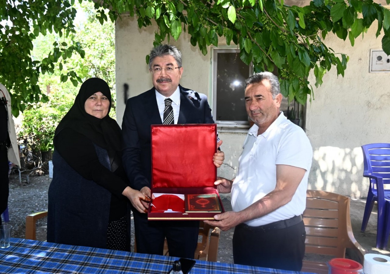 “Şehidimizin hatıralarını yaşatmak boyun borcumuz”