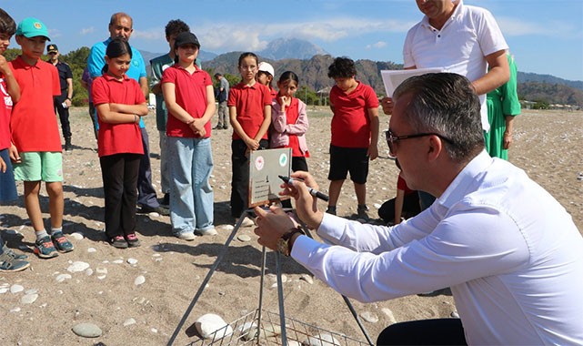 Kemer’de caretta sezonu açıldı, ilk yuva çevre gönüllüsü isme atfedildi