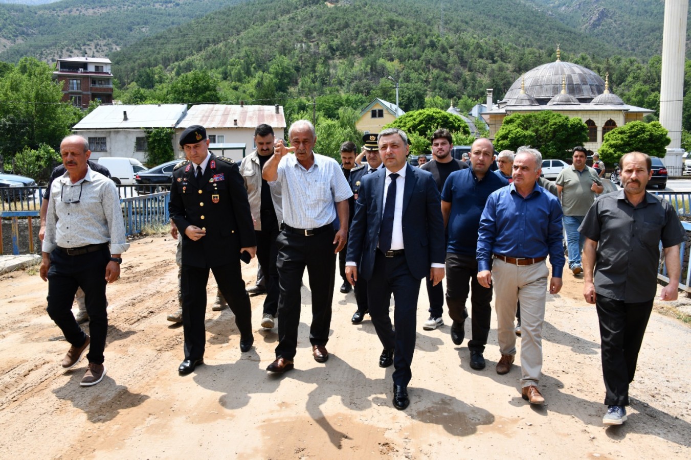 "Bu tür afetlerin yaşanmaması için el ele verip çalışacağız";