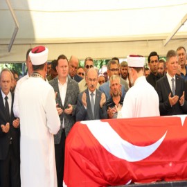 Vali Karadeniz, patlamada hayatını kaybeden işçinin cenazesine katıldı