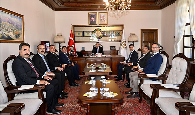 Vali Çiftçi'den Kaymakam Yılmaz'a başarı belgesi: “Marifet iltifata tabidir”;