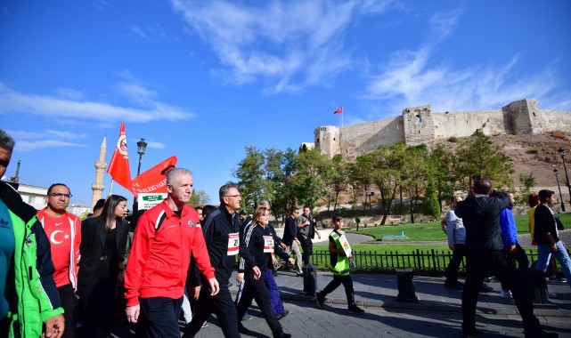 ‘Gazi Yarı Maratonu’ sessiz koşuldu