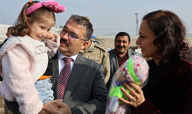 Vali Turan’dan anlamlı destek: Minik Irmak’ın akülü sandalye isteği gerçekleşti