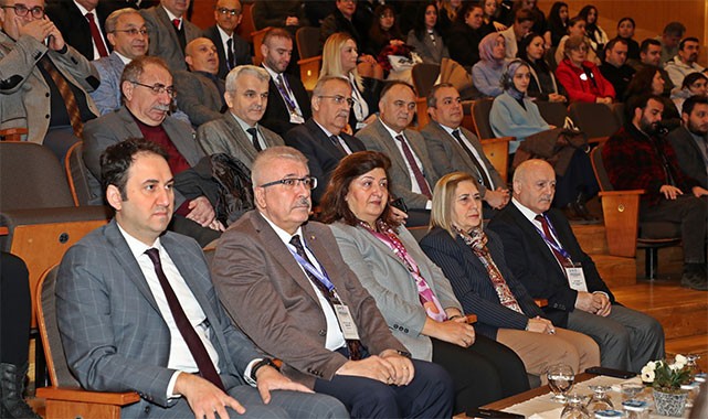 Sinop’ta koruyucu aile sempozyumu başladı