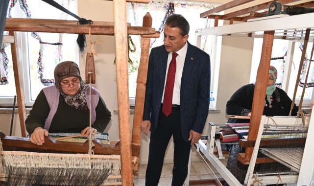 Dokuma tezgahları depremzedeler için çalışıyor