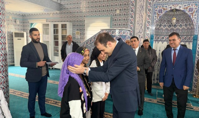 Kaymakam Memiş, Kur’an kursu öğrencilerini ödüllendirdi