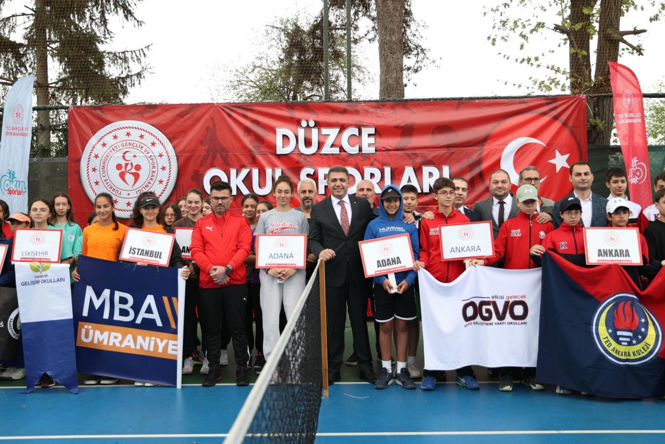 Okul Sporları Tenis Türkiye Şampiyonası Düzce'de başladı