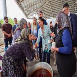 “Kültür; toplumu bir arada tutan önemli değerlerden biri”