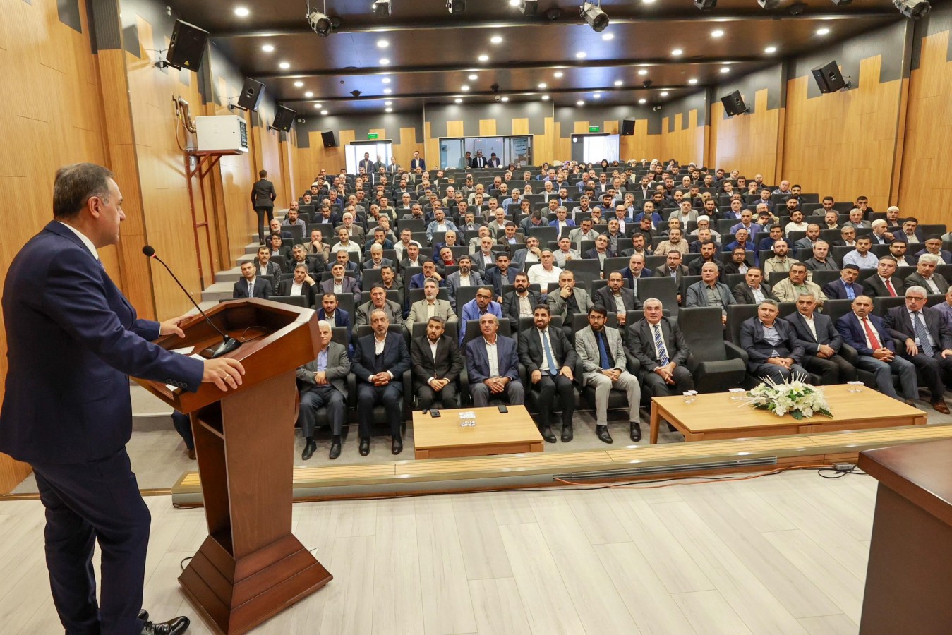 "Şükür ve hamdın azaldığı bir zamanda unuttuklarımızı hatırlamalıyız"