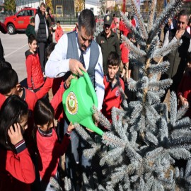 "Toprağa emanet ettiğimiz fidanlar, yarının yeşeren umutları olacak"