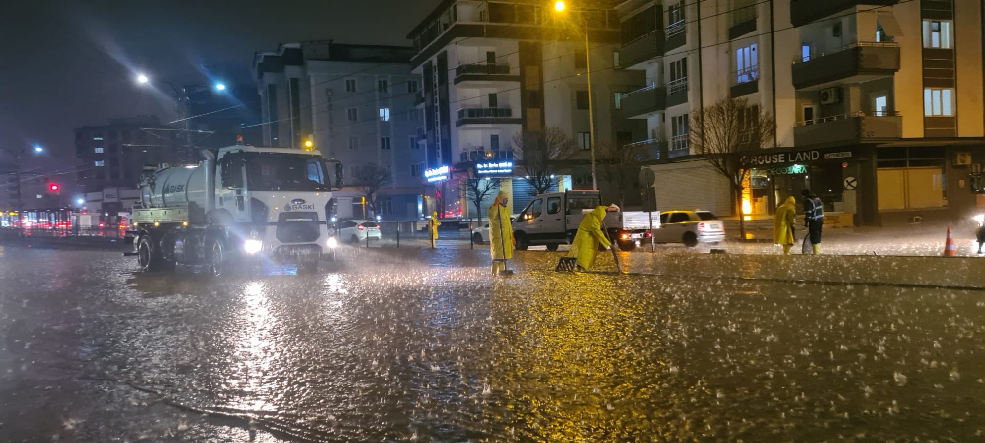 Gaziantep'te gök delindi!;