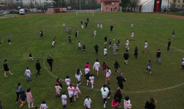 Depremzede 100 çocuk, Bartınspor’la maç yaptı