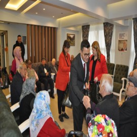 "Yaşlılarımızın her zaman yanındayız"