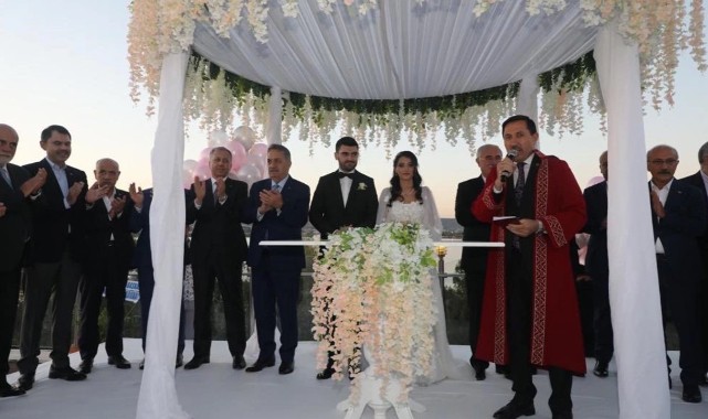 Konya Valisi Özkan oğlunu evlendirdi