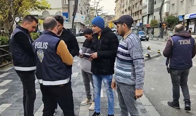 Ülke genelinde "KALKAN-30" operasyonu: Göçmen kaçakçıları tek tek yakalandı;