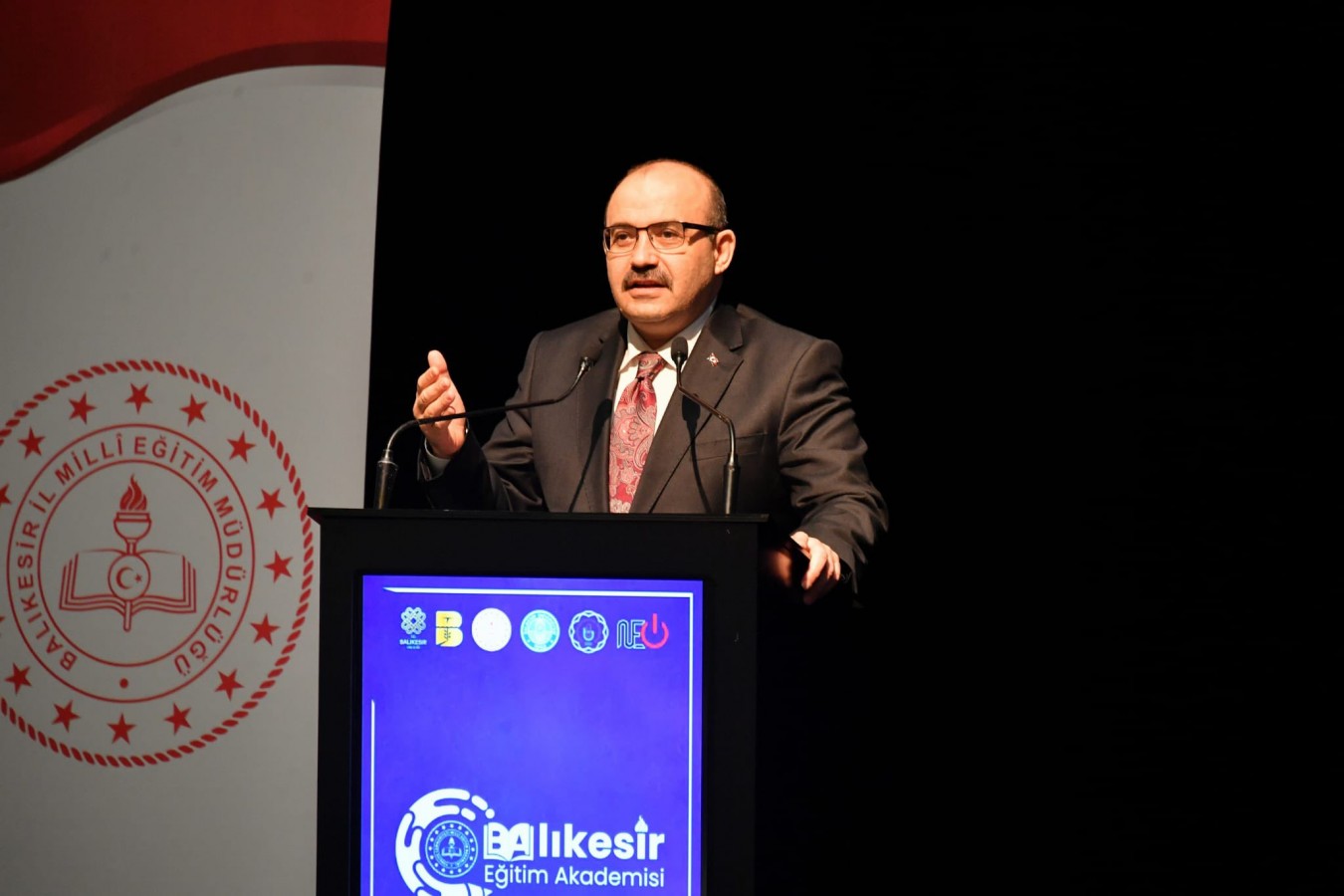 İsmail Ustaoğlu