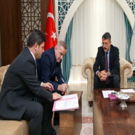 Yüksekovalı hayırseverden eğitime destek