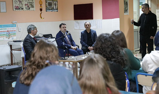 Vali Işın'dan gençlere mesleki nasihat: Sadece popüler olduğu için bir bölüm tercih etmeyin;