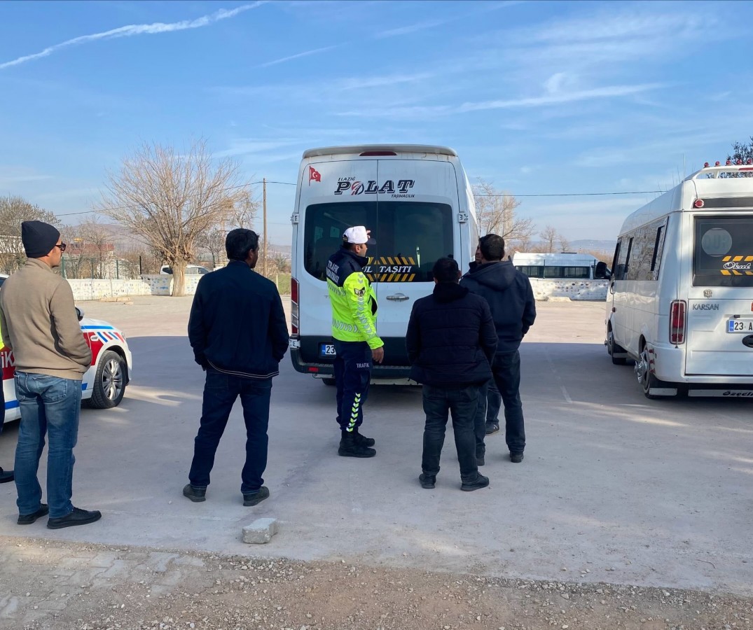 Elazığ'da hem servis şoförleri hem öğrenciler bilgileniyor;