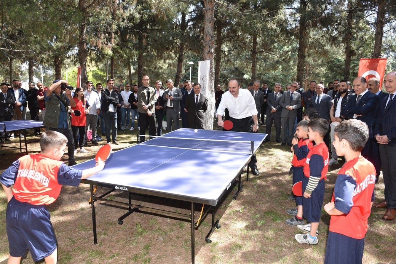 Okullara masa tenisi ekipmanı;