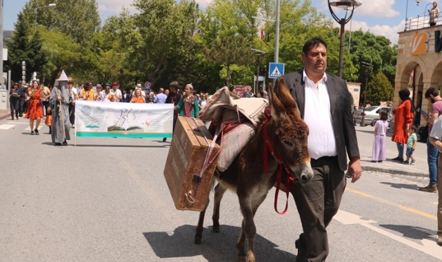 Ürgüp'te eşekli kütüphaneli ‘Kitap Takas Şenliği’