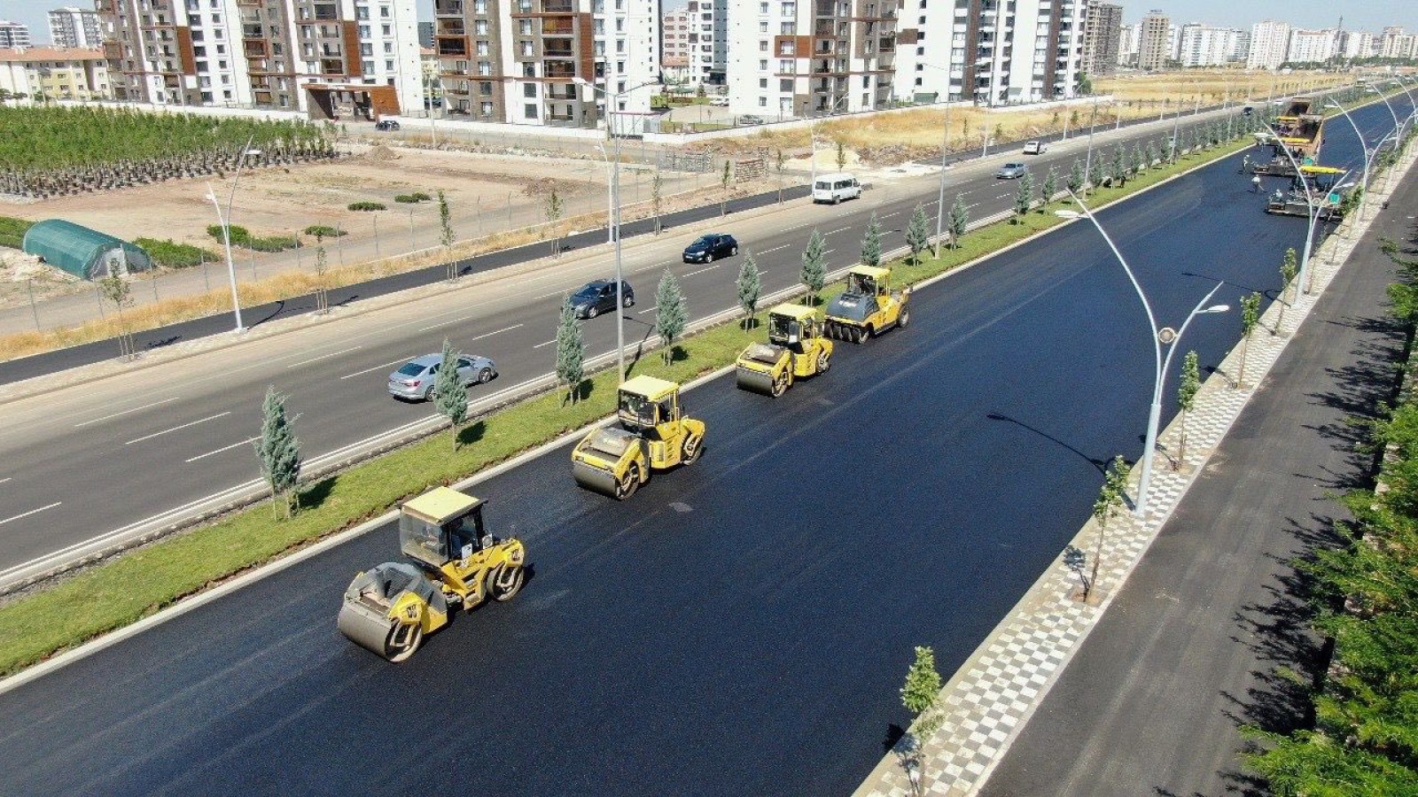 Kayyum belediyeler hem borç ödüyor, hem yatırım yapıyor;