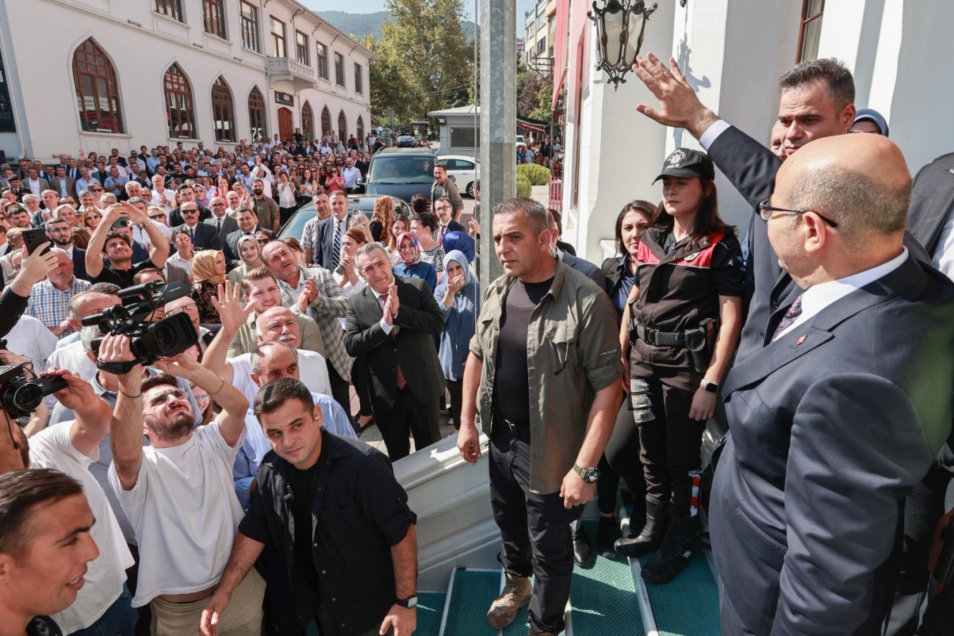 Emniyet Genel Müdürlüğüne atanan Vali Demirtaş, Bursa'ya veda etti;