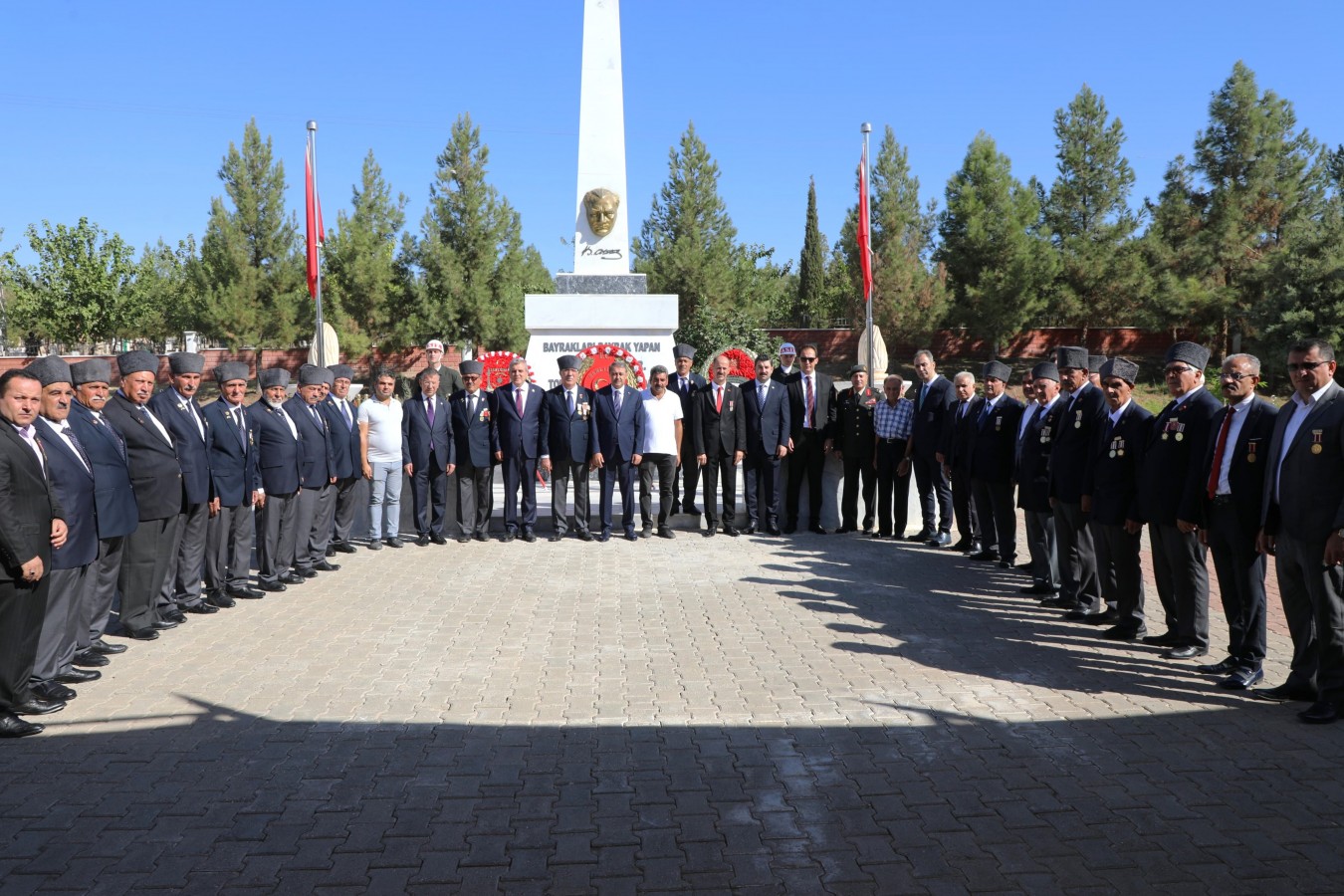 “Şehit ve gazilerimiz, milletimizin gönlünde ebediyen yaşayacak”