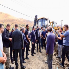 Bitlis'te Heyelan Sonrası Hızlı Müdahale: Vali Karakaya ve Başkan Tanğlay Sahayı İnceledi