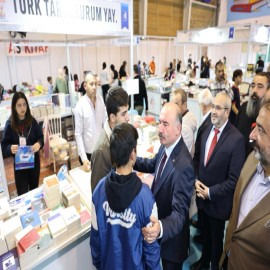 "Kitaplar, bir toplumun ortak hafızasını geleceğe taşıyan en güçlü köprülerdir"