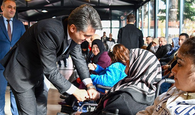 Bolu'da ihtiyaç sahipleri akülü sandalyelerine kavuştu