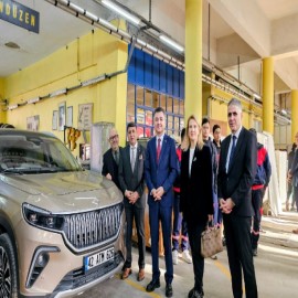 İzmir'de yerli üretim projeler öğrencilerle buluştu