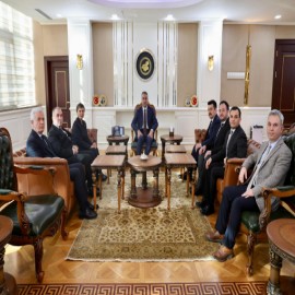 "Hizmetler masa başında değil, sahada olmalı"