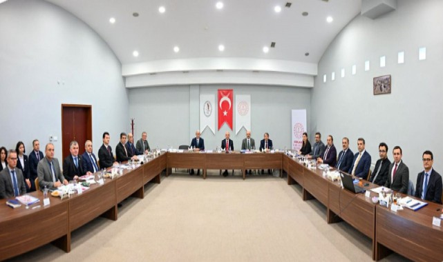 "Öğrencilerin, milli, manevi ve evrensel değerlerle yetiştirilmesi önemli"