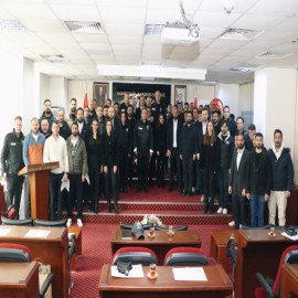 "Kamu hizmetinin temeli ilgi ve nezakettir"