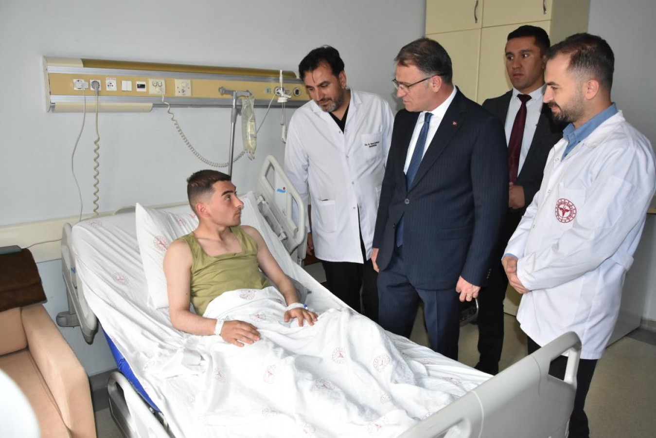 Vali Balcı, yaralı askerleri ziyaret etti;