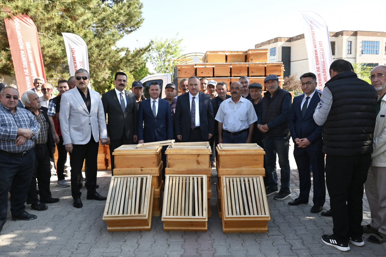 Nevşehir'de arı gibi çalışana 'bal' gibi destek;