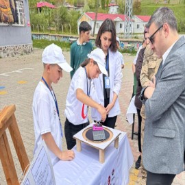 Geleceğin bilim insanları projeleriyle göz doldurdu
