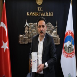 Kayseri Valisi Çiçek'e zaman kapsülü gibi hediye: 10 yıl sonra açılacak