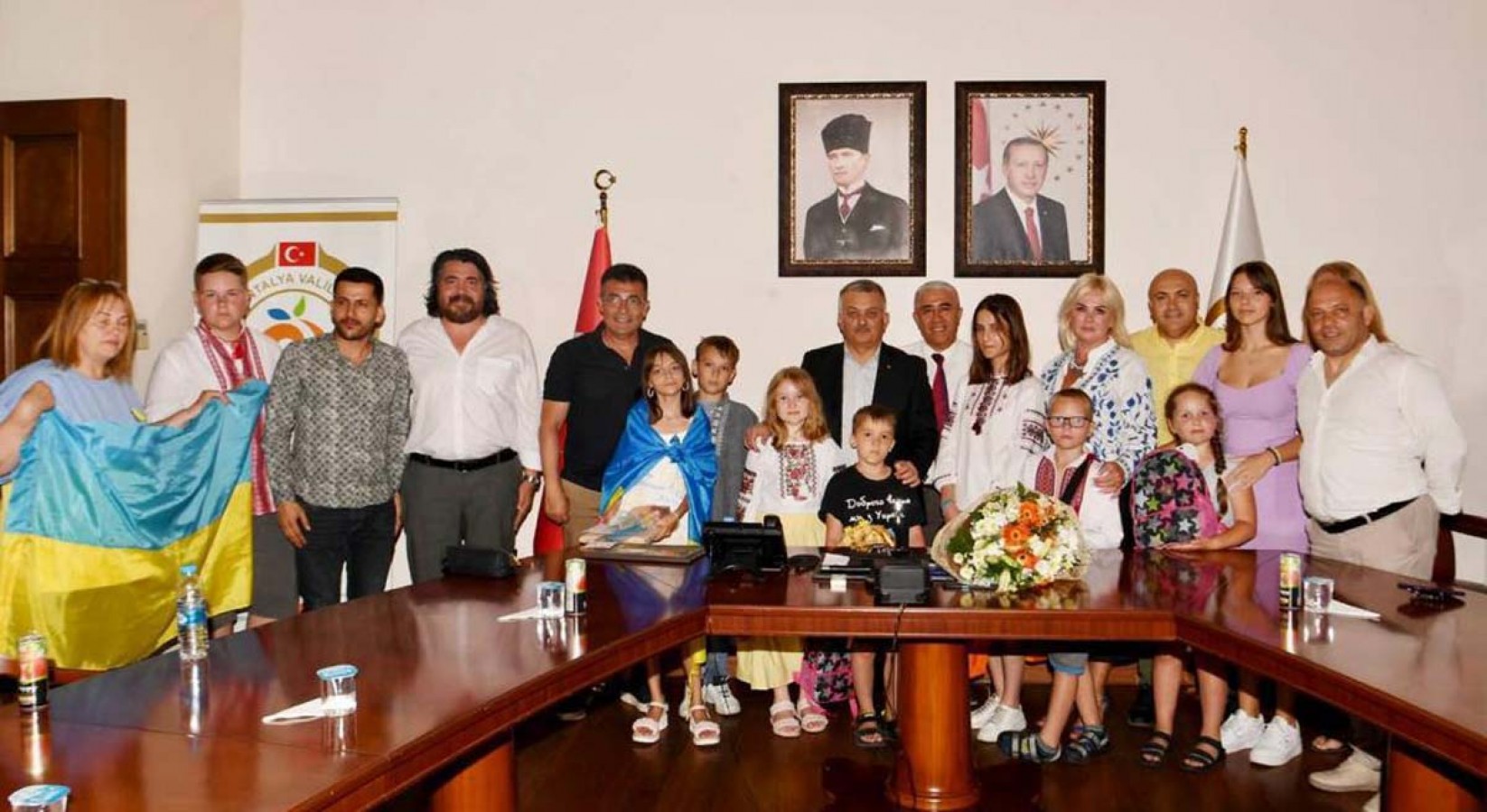 Ukraynalı yetim çocukları misafir etti