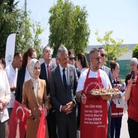 Bakan Göktaş ve Vali Sezer, gurbetçileri Kapıkule'de karşıladı