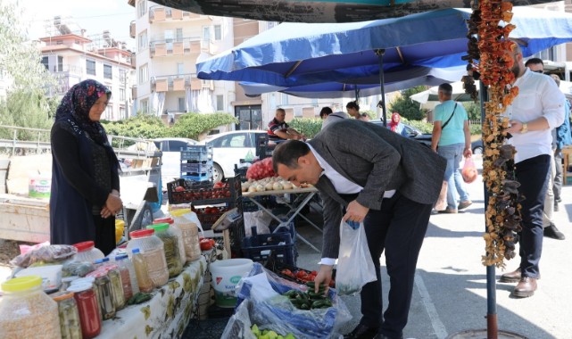 Pazar alışverişi yaptı